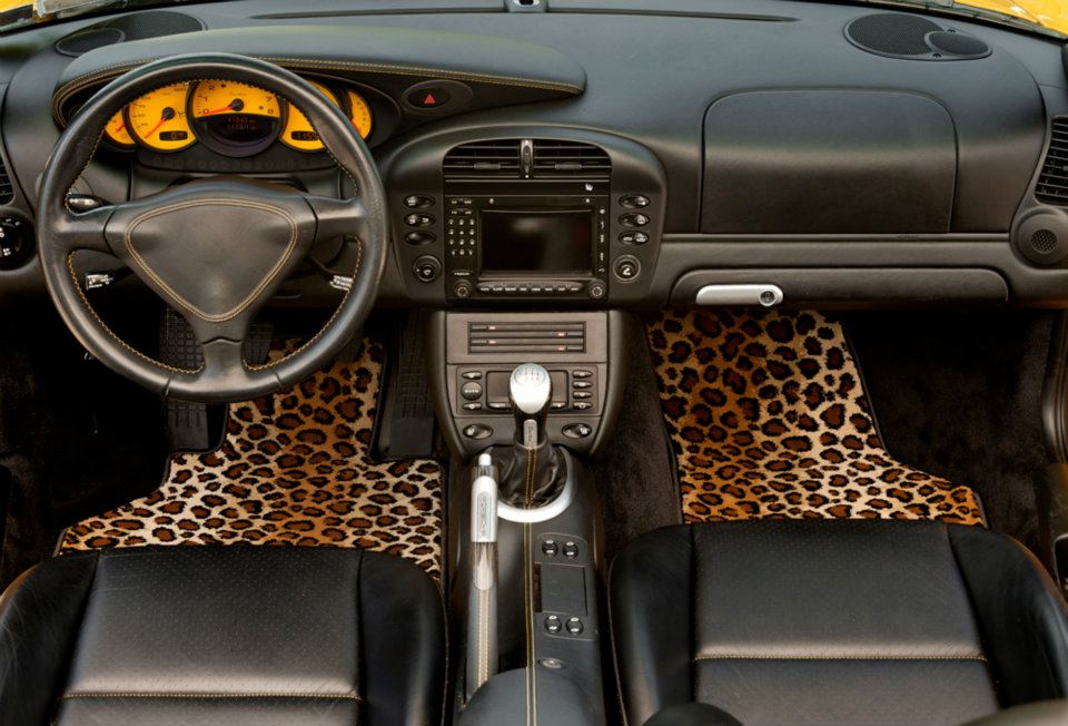 custom_leopard_auto_floor_mats